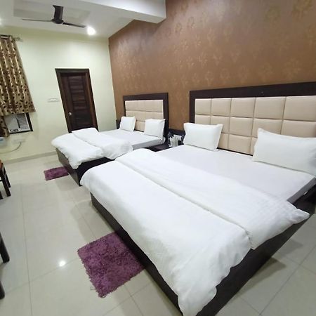 Mng Hotel Heritage Villa Kanpur Bagian luar foto