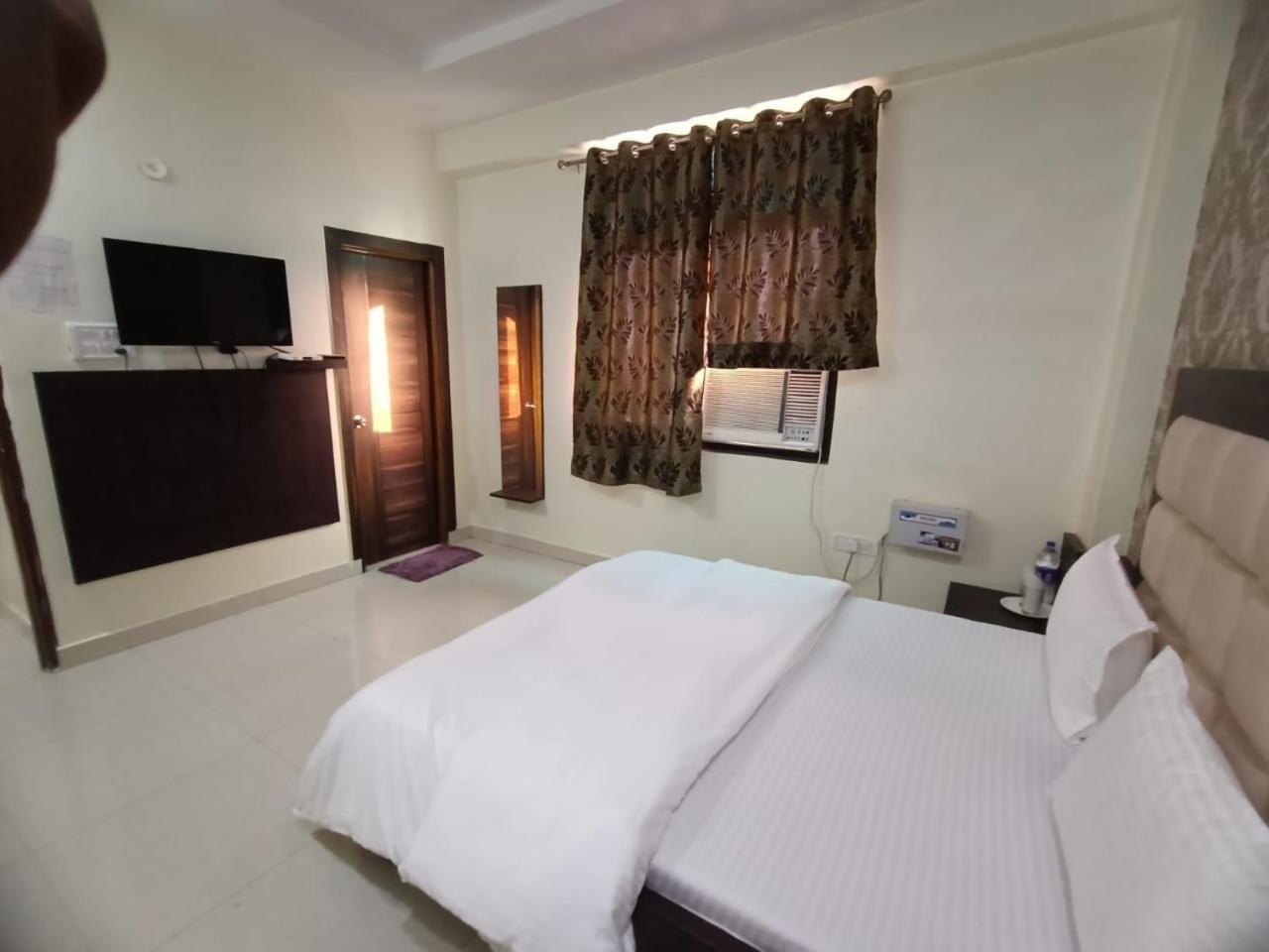 Mng Hotel Heritage Villa Kanpur Bagian luar foto
