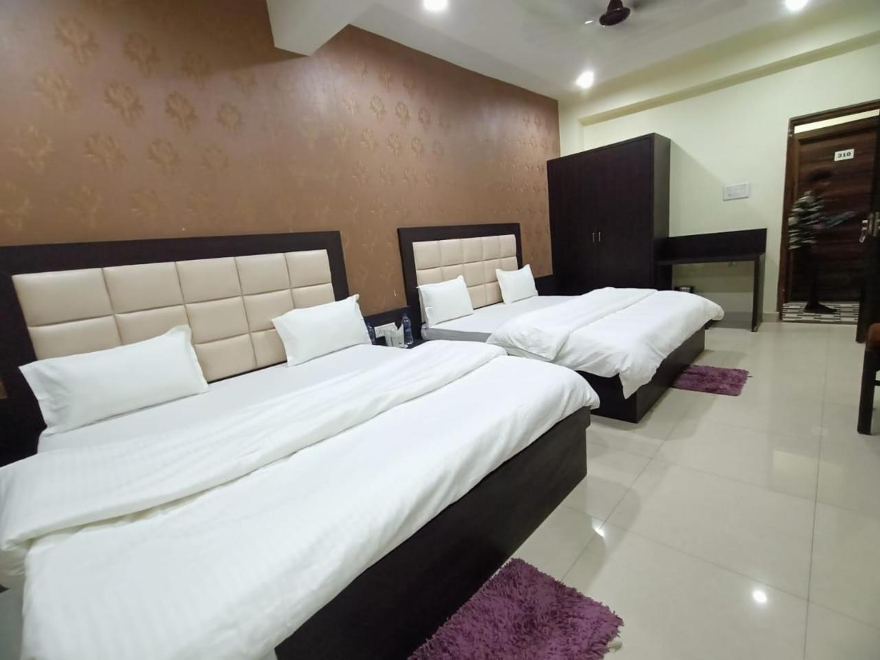 Mng Hotel Heritage Villa Kanpur Bagian luar foto