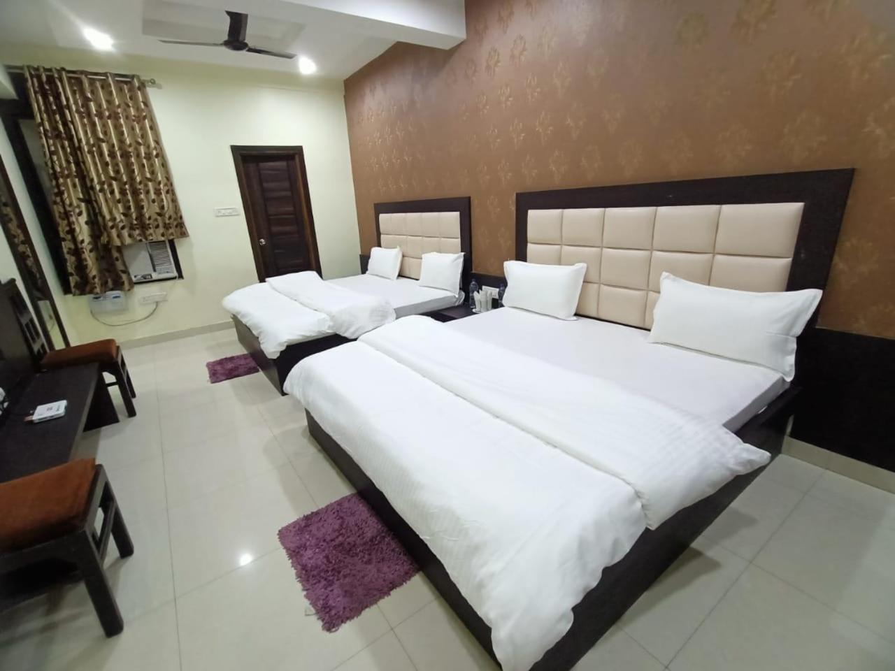 Mng Hotel Heritage Villa Kanpur Bagian luar foto